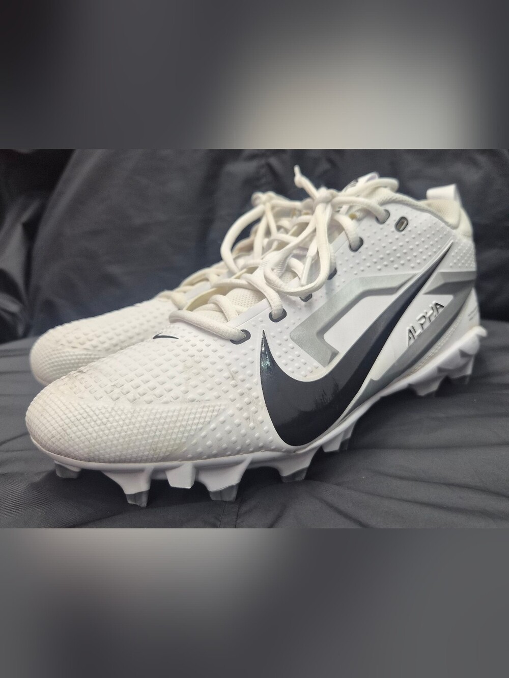 Men's Nike Alpha Menace 4 Varsity Football Cleats (FN0027-100) Sz. 10